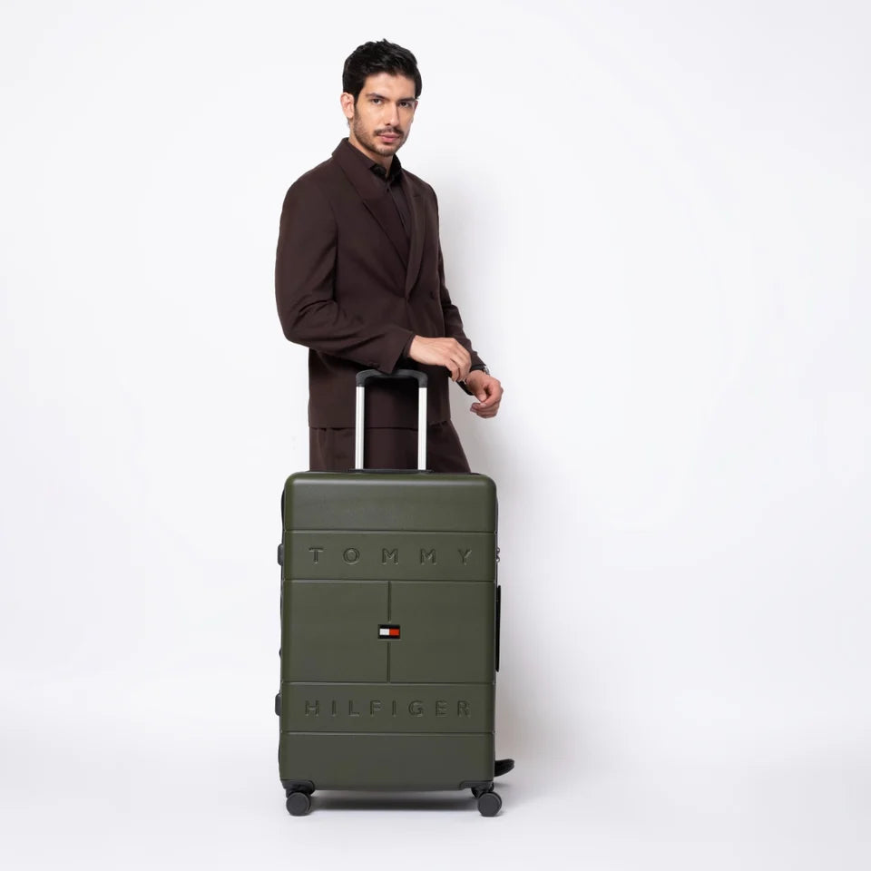 Tommy Hilfiger Fame Hard Luggage - Luggage Lounge